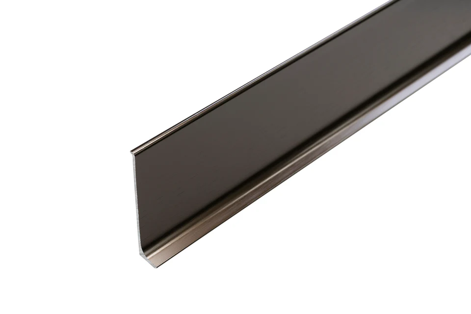 Listwa przypodłogowa aluminiowa w kolorze kawowym EC40S cokół Creativa LP59