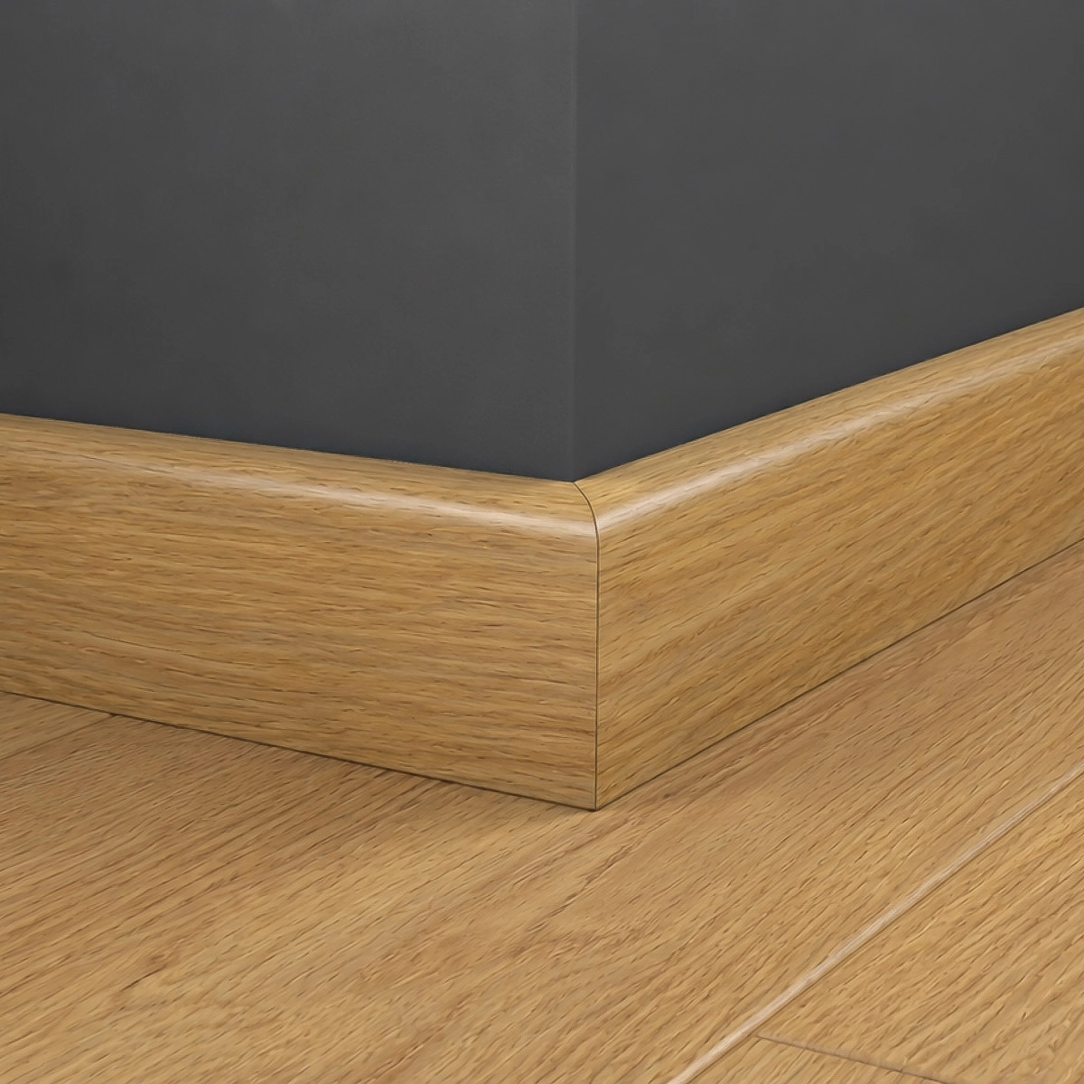 Listwa przypodłogowa drewniana 70x15 mm - dąb europejski lakierowany